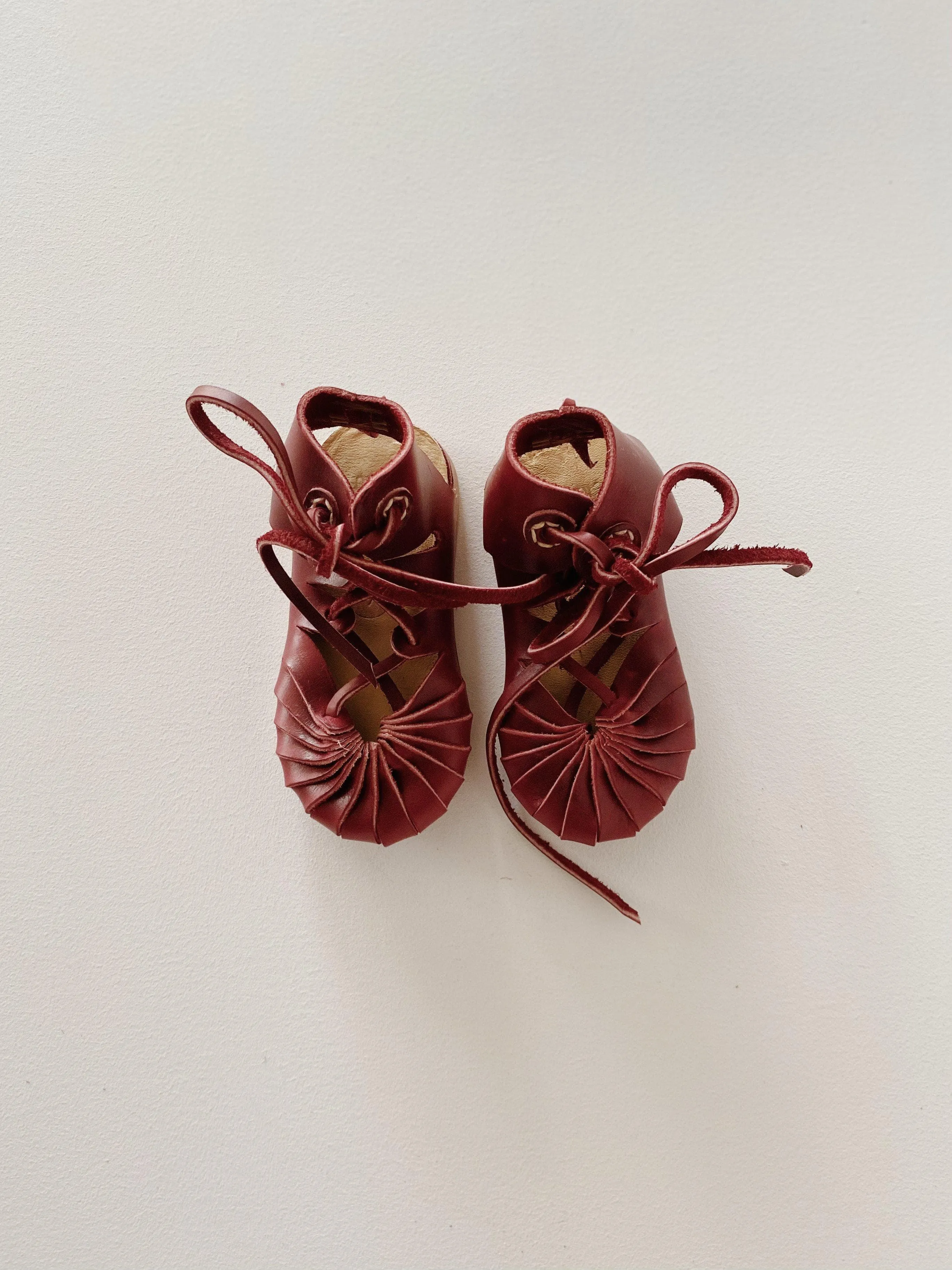 baby naska sandal in burgundy