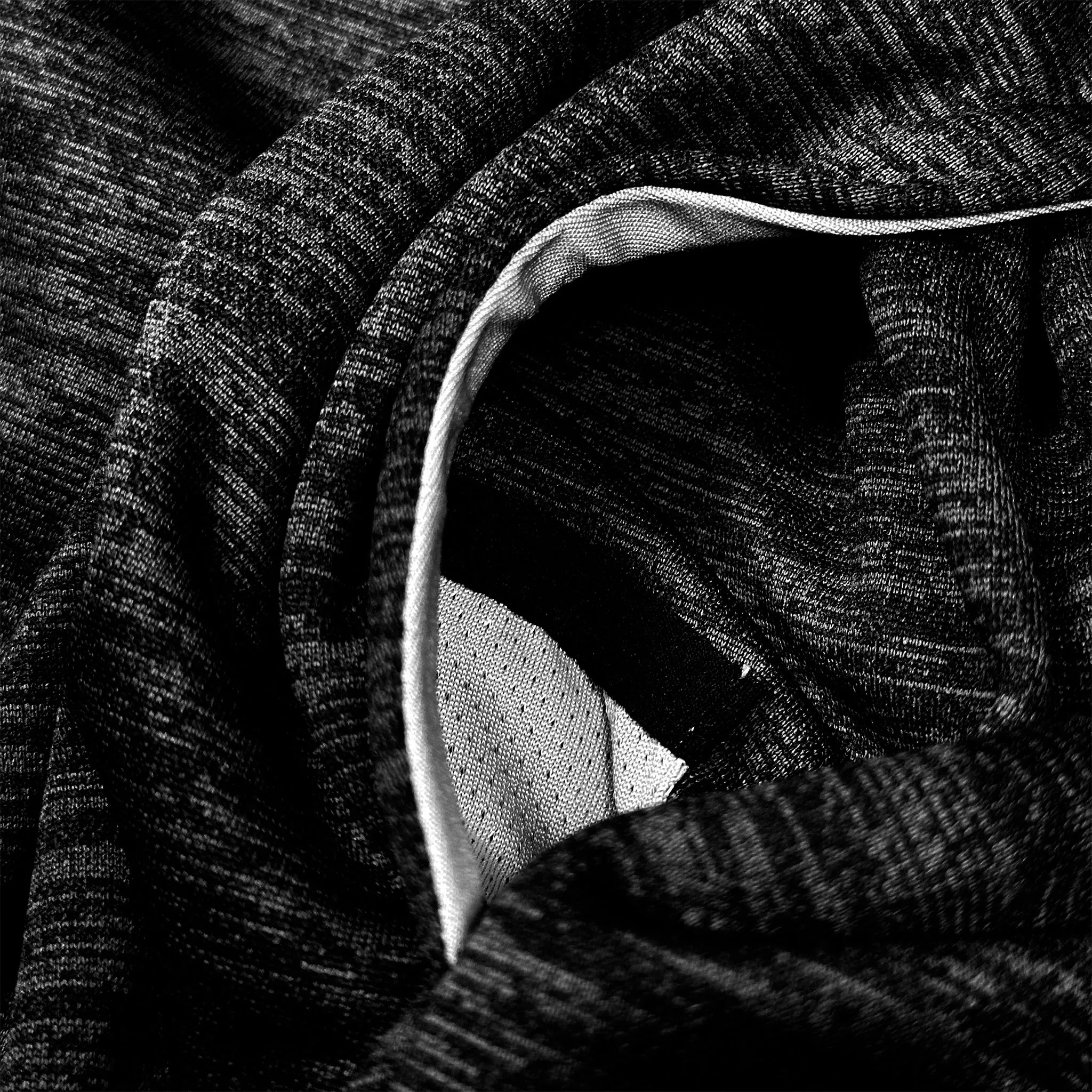 Roots Hockey *Performance Fleece (Heather Black)